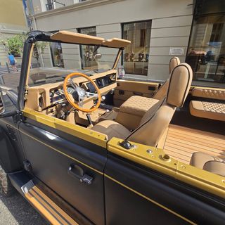 Cockpit et ceinture de caisse bronze